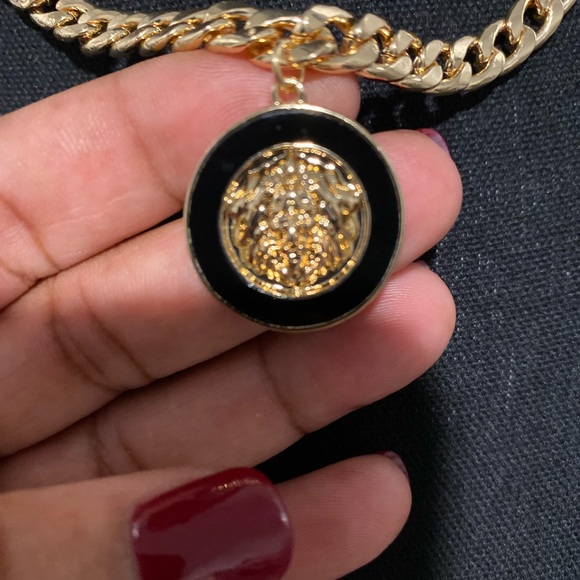 Lion Head Pendant Necklace - Picture 3 of 8